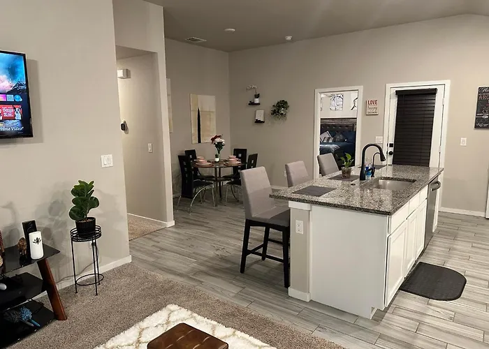 3Bed/2Bath Cozy Spacious Place