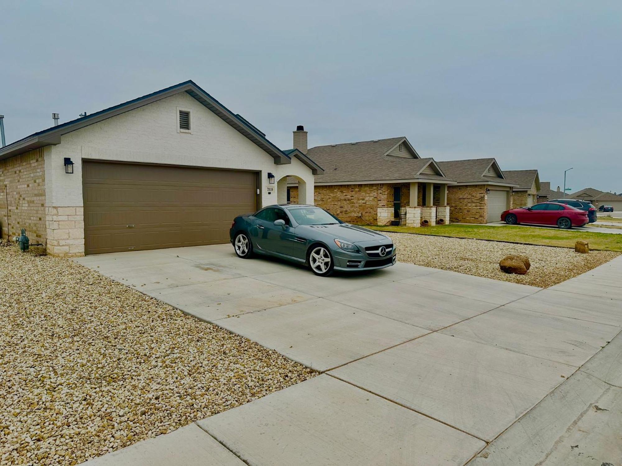 3bed/2bath Cozy Spacious Place *