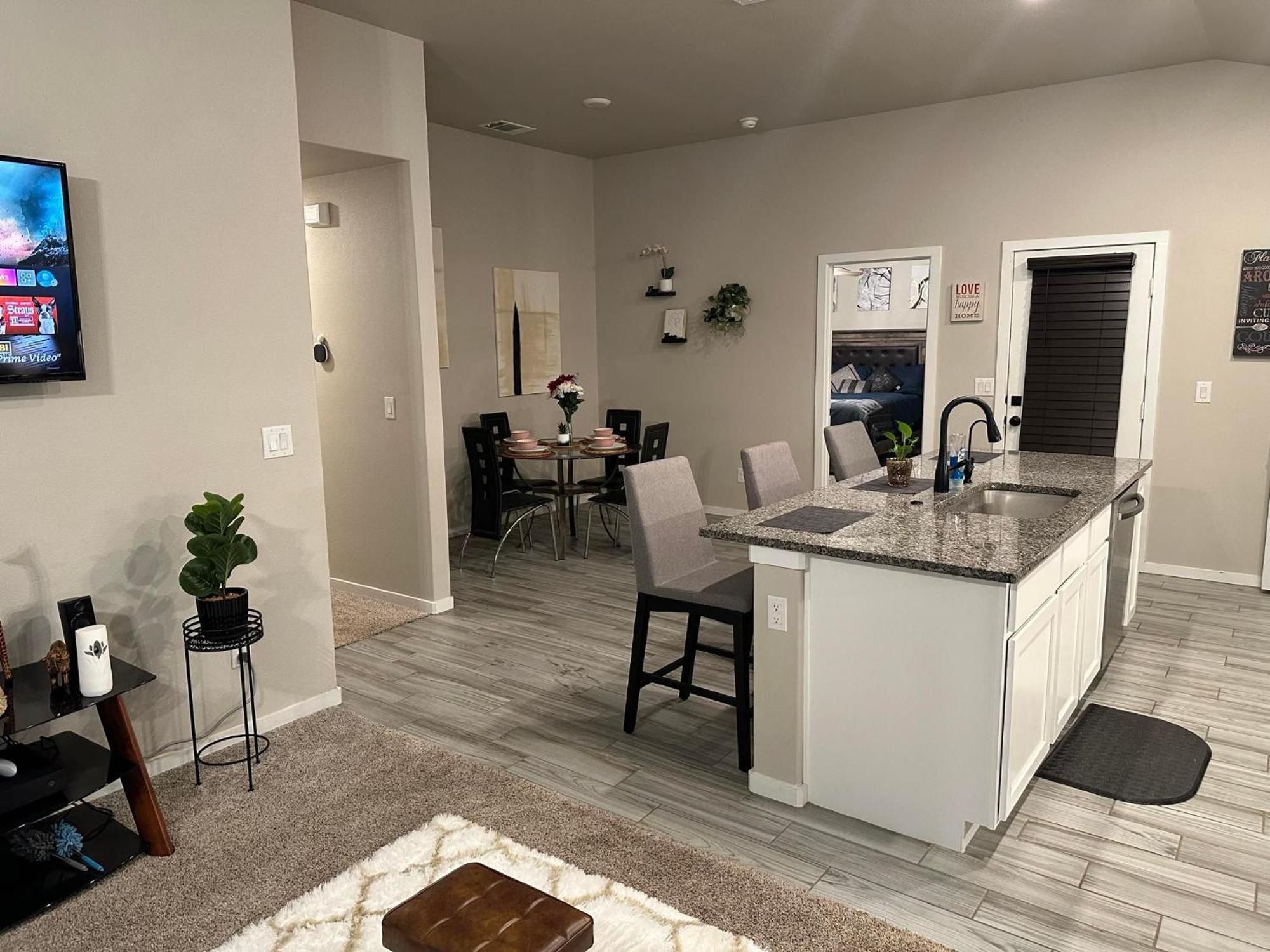 3bed/2bath Cozy Spacious Place *